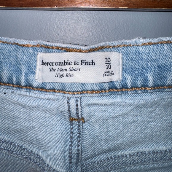 Abercrombie and Fitch The Mom Short - Picture 6 of 6